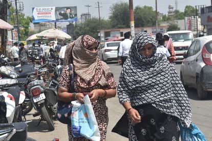 Heatwave Arrives Early April Feels Like June as Scorching Sun Leaves People Miserable in Delhi Weather