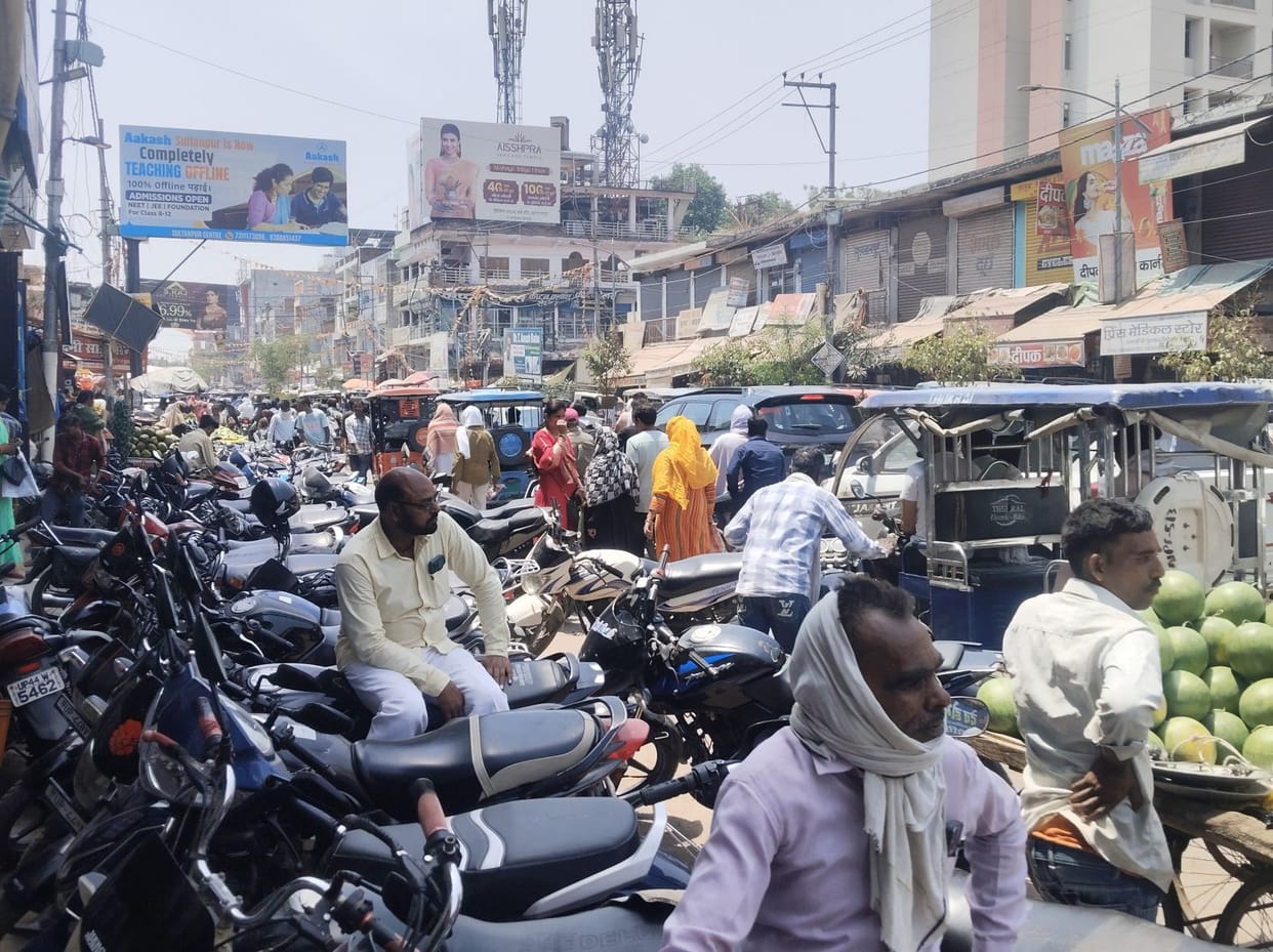 Encroachments Overwhelm One-Way Traffic System