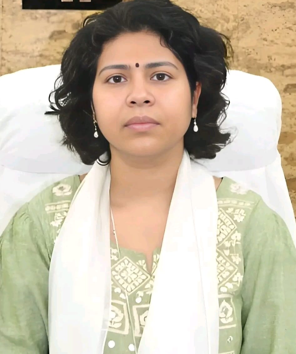 Durga Shakti Nagpal will take over the responsibility of Devipatan Divisional Commissioner