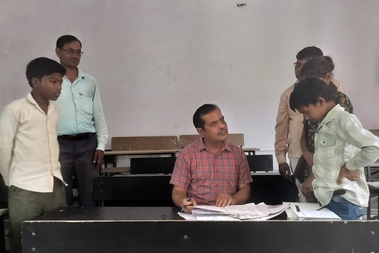 Teachers and Shiksha Mitra were found absent during the inspection of BEO