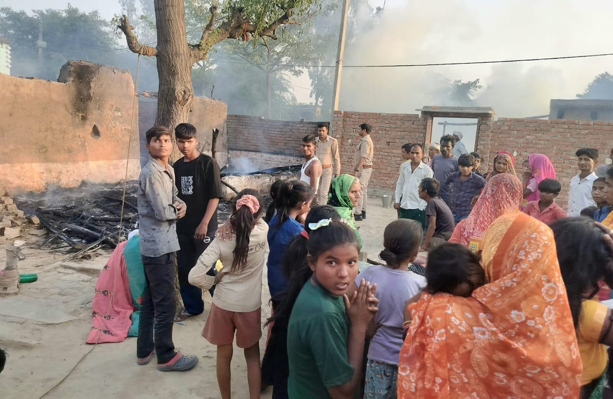 Three houses burnt in a fire caused by a short circuit in Pasiapur.