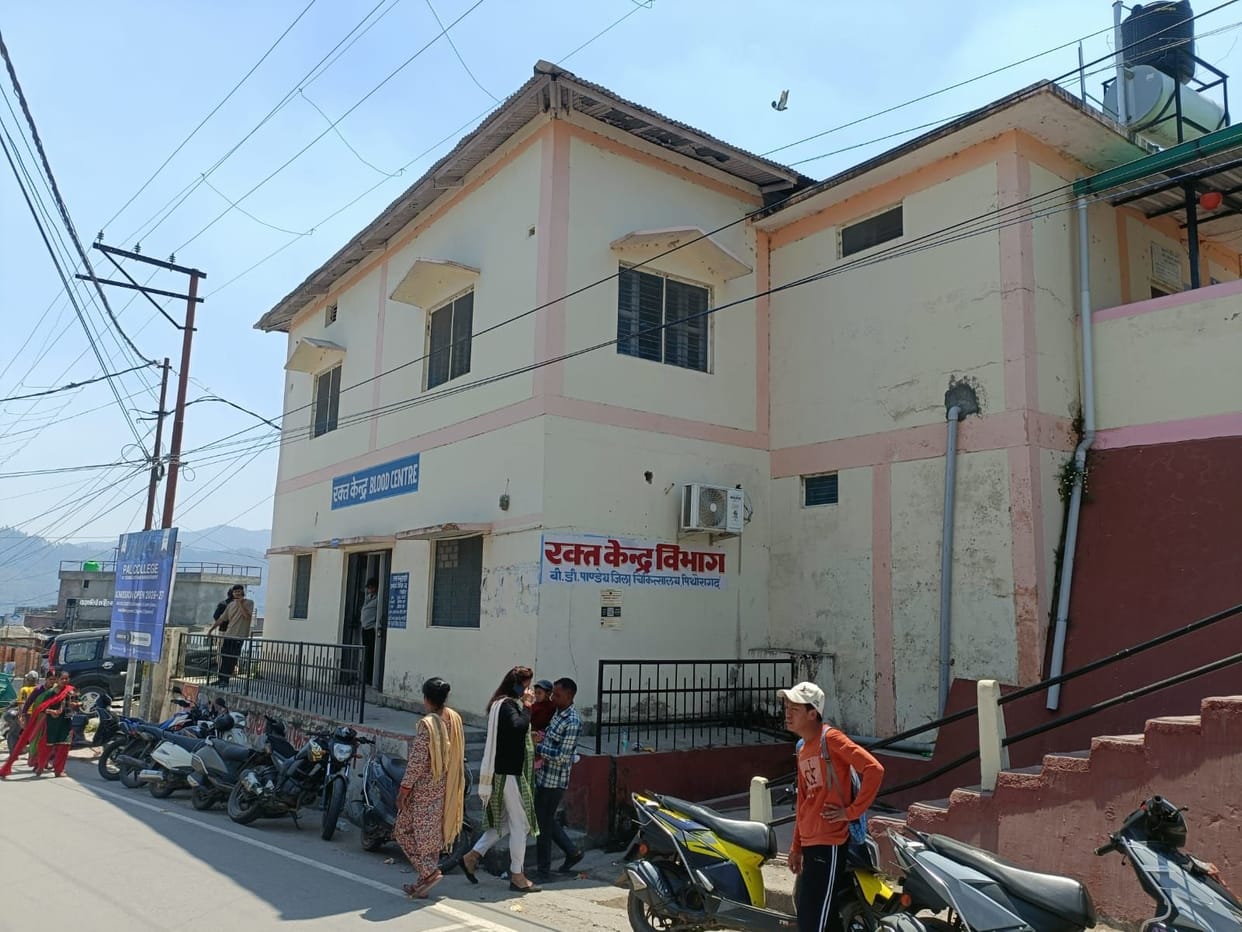 Blood separation machine shut down due to technical fault, patients and pregnant women in distress