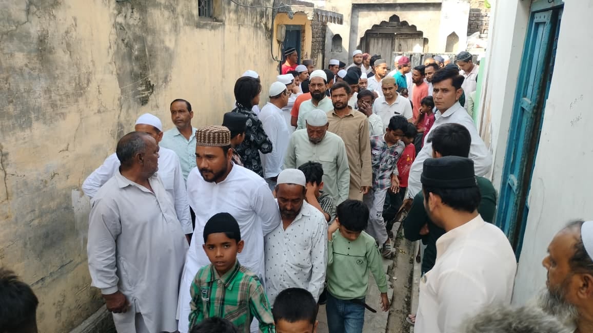 Teenager dies after being burned at a firecracker factory; 10 named, three arrested