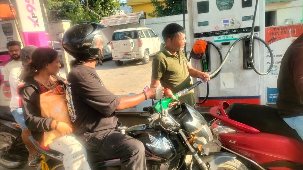 People did not get enough petrol and diesel at petrol pumps, drivers got upset.