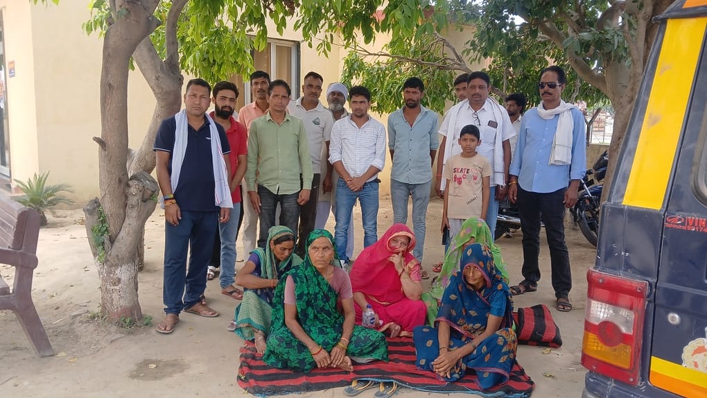 there is no clue about the killers, the family members staged a protest at the police station.