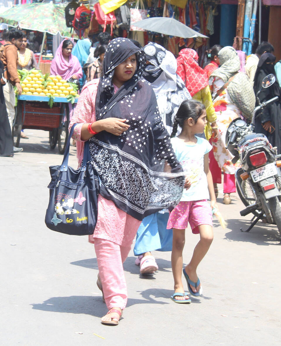 42 degree mercury, scorching sun imprisoned people in their homes