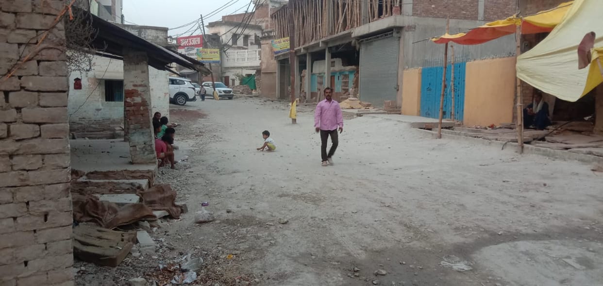 Tarpaulin becomes more expensive per tonne in 15 days, work on 500 roads stalled