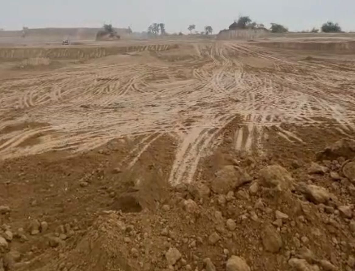 Administration busy in preparations to deal with flood