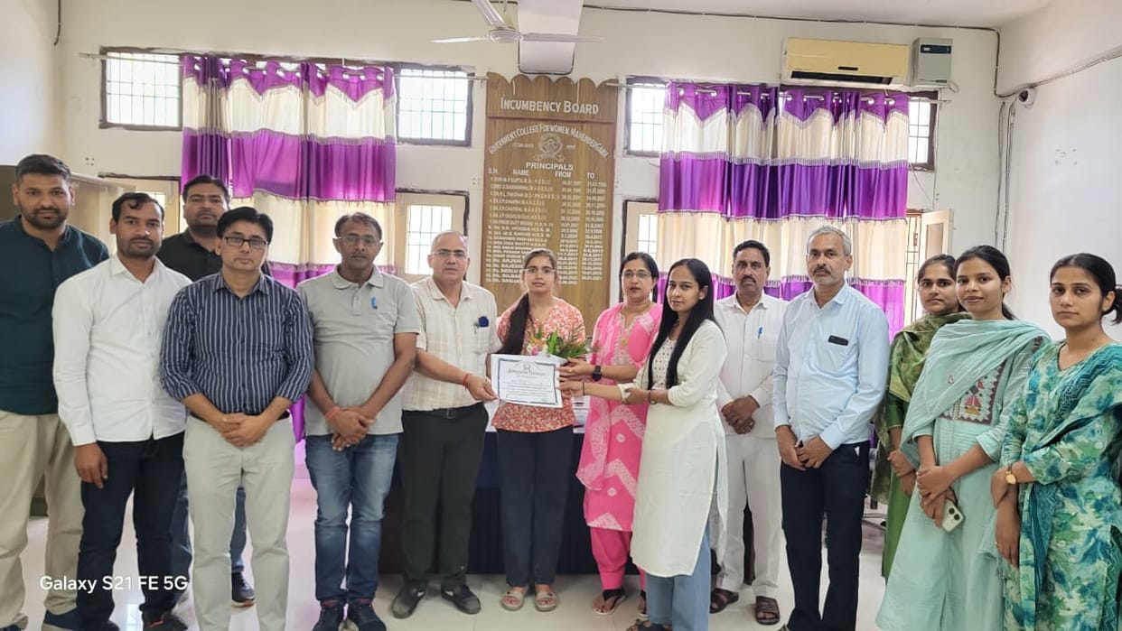 Himanshi of Women's College became ASO
