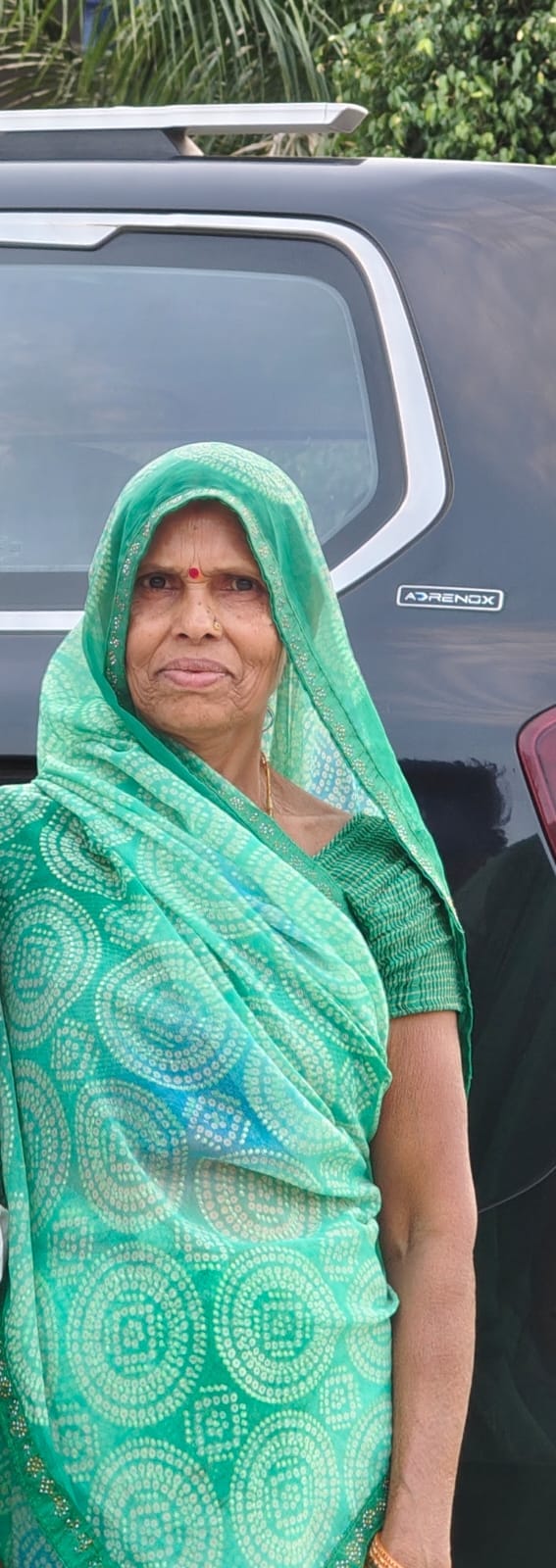 Bike bounces off highway, hits divider, woman dies