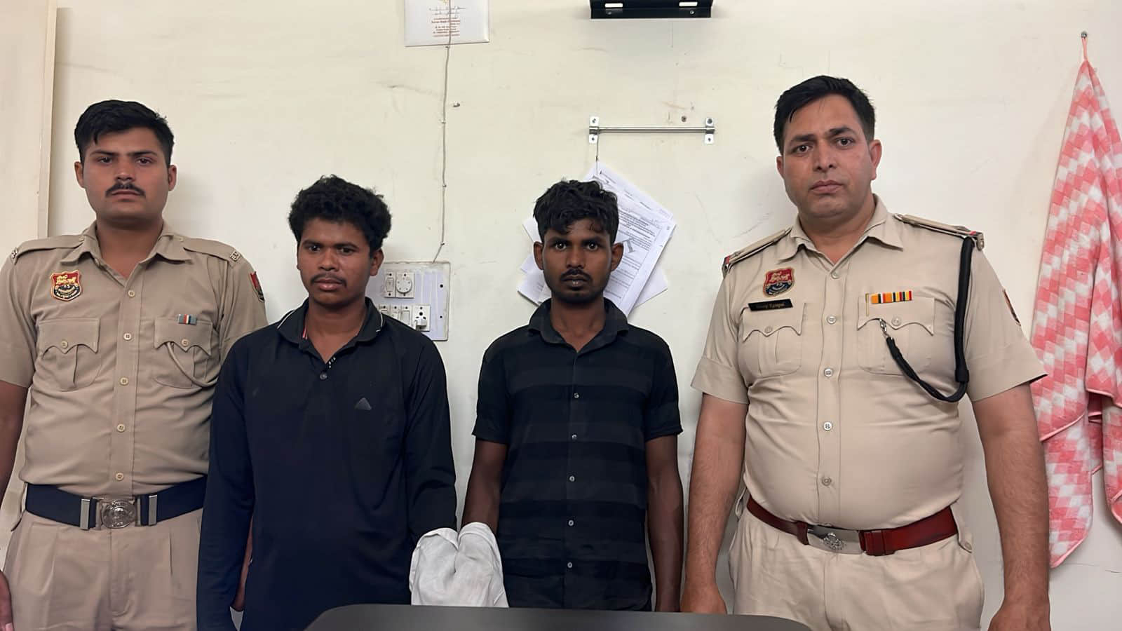 हरियाणा स्टेट नारकोटिक्स कंट्रोल ब्यूरो ने पकड़े 2 किलो 960 ग्राम गांजा के साथस दो युवक। स्वयं