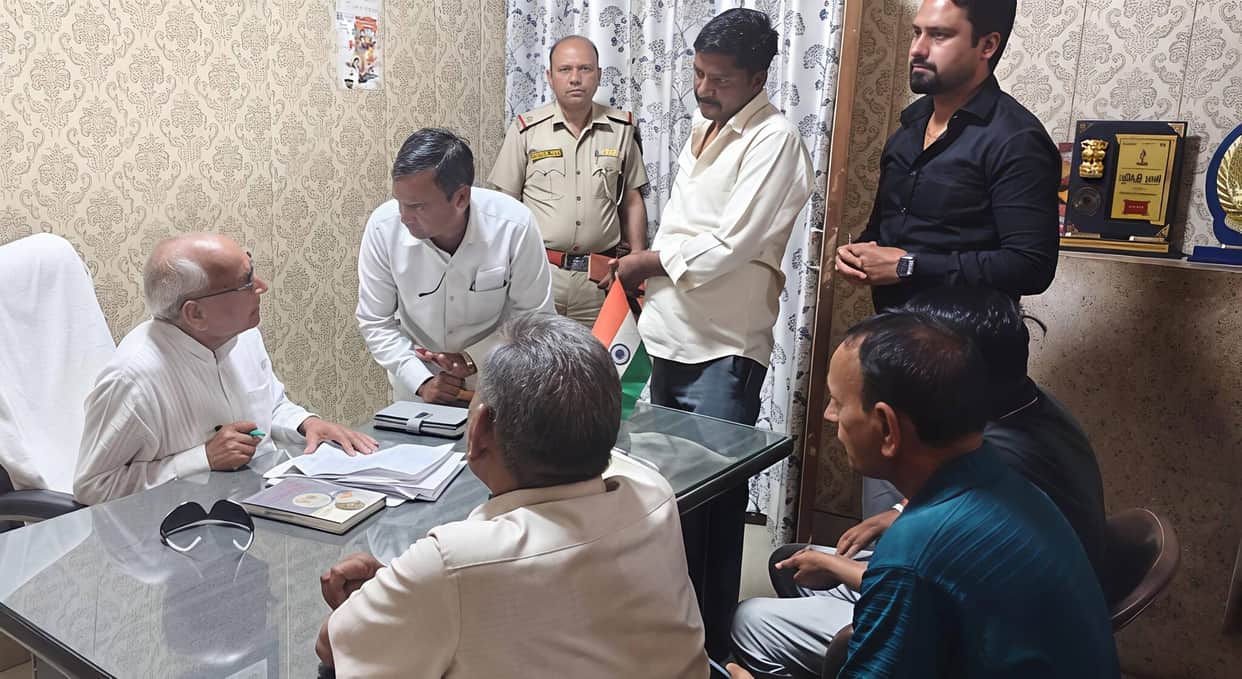 The MLA listened to the problems of the people.