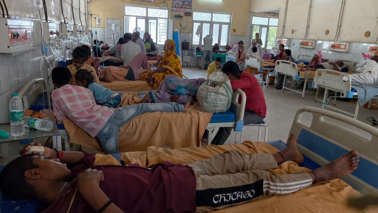 Heatwave during the day, temperatures exceed 41 degrees Celsius, emergency room full, 12-bed heat wave ward