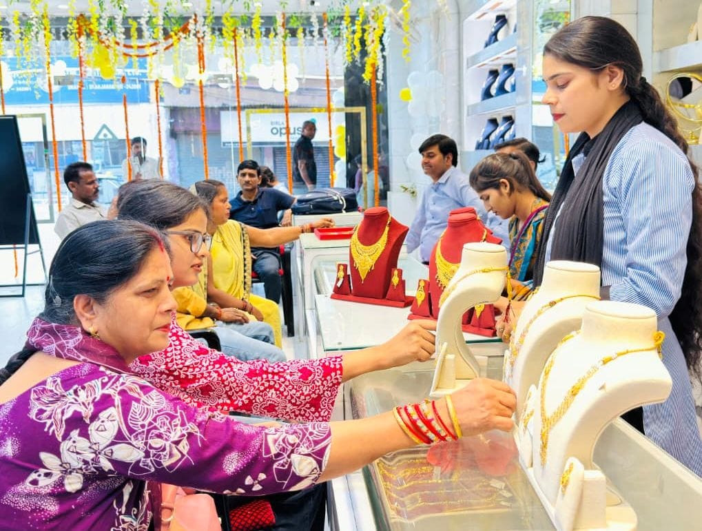 Gold and silver trade worth over 5 crore took place on Akshaya Tritiya.