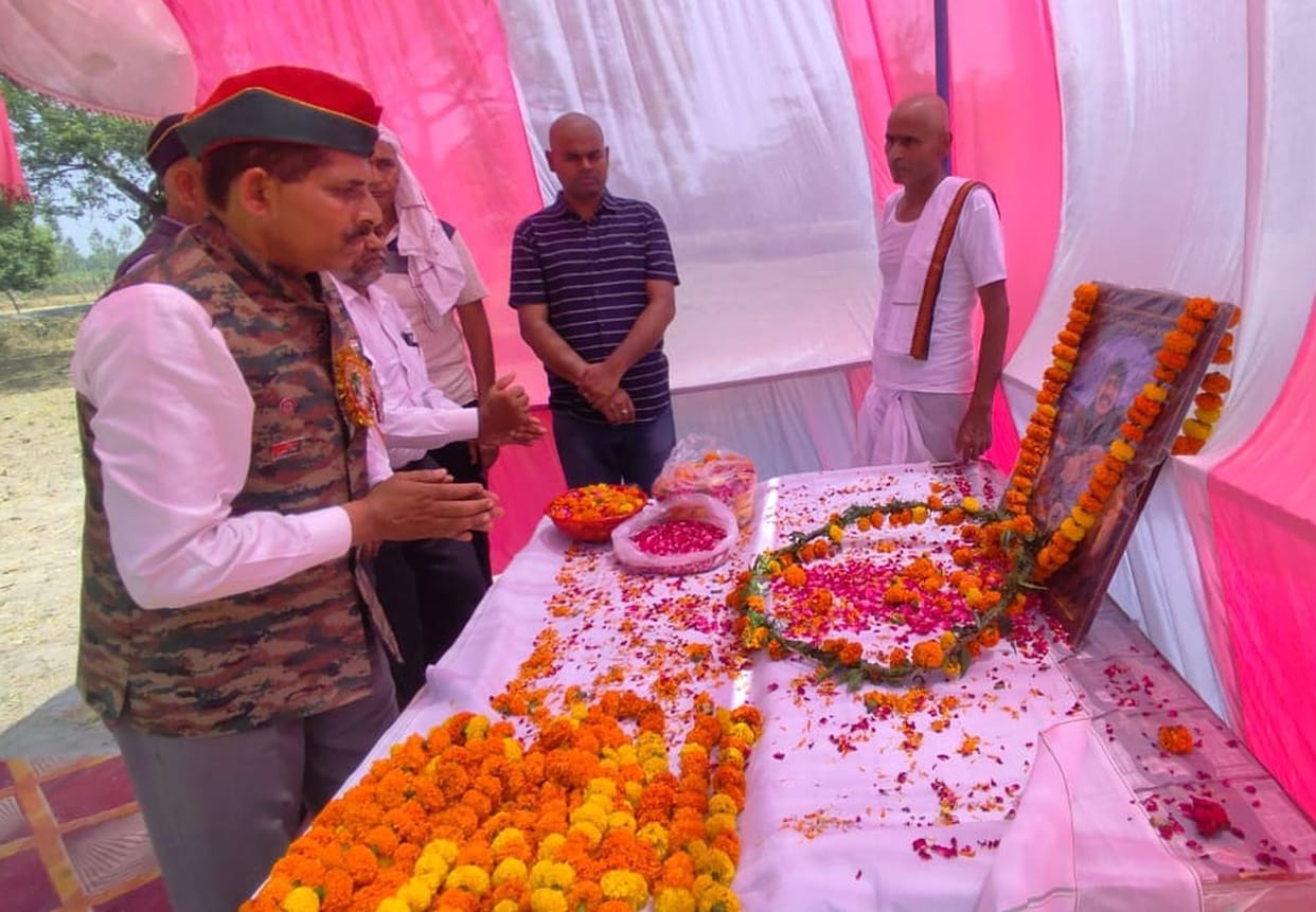 Ex-servicemen arrive at martyr Akhilesh's village; pay tribute