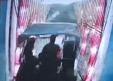 After an argument with his wife, a husband smashed the gate of a marriage lawn with a tractor and created a ruckus.