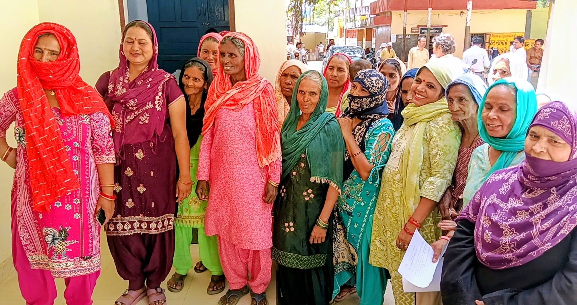 Uproar in tehsil to remove smart meter