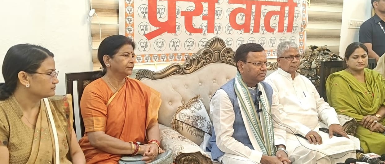 India Alliance parties pretend to support women's reservation