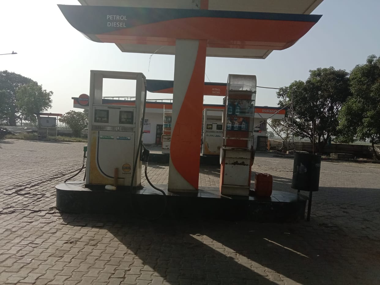 Petrol-diesel crisis deepens, only three out of eight pumps in the city have stock