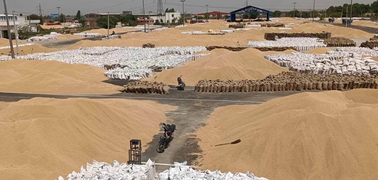 The commission agents raised the demand to speed up the lifting