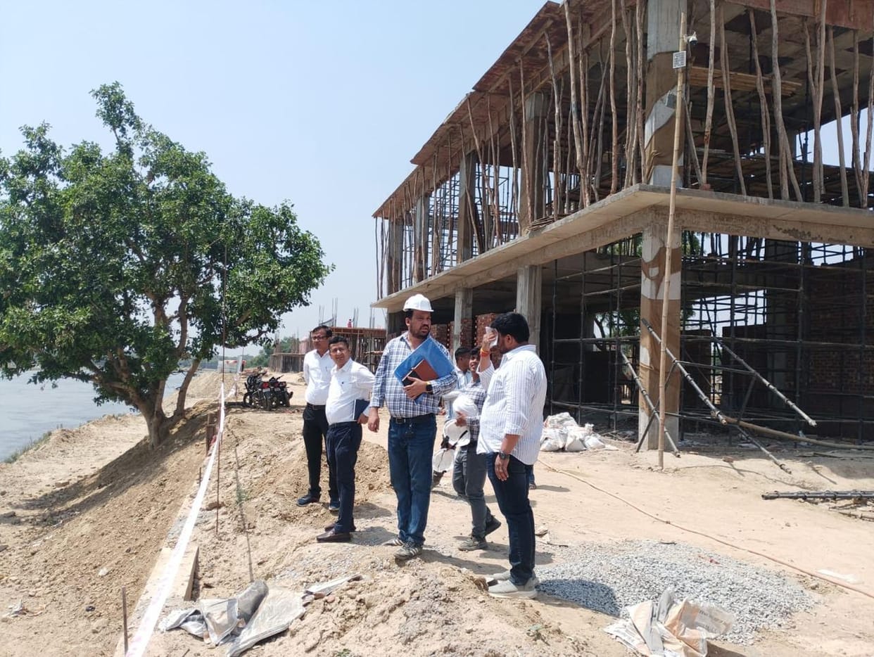 The General Manager inspected the Atal Museum being built at a cost of Rs 72 crore in Bateshwar and expressed displeasure over the use of substandard bricks.