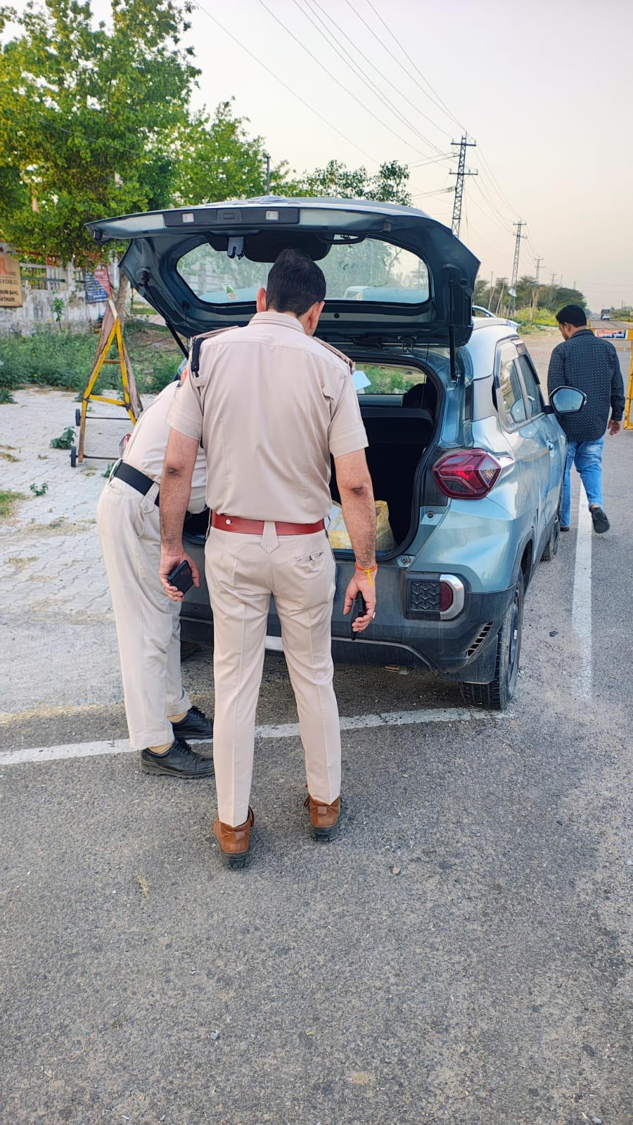 400 vehicles checked in two hours