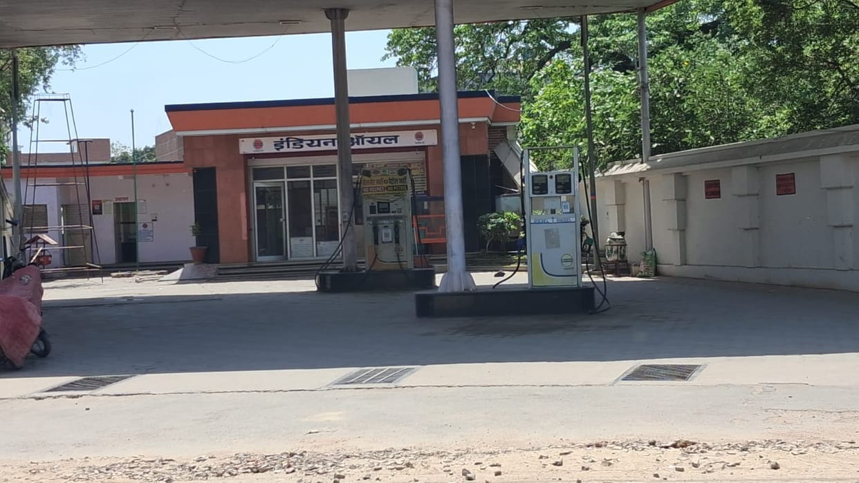 Amid shortages, more than half of petrol pumps have run dry as wedding season consumption surges