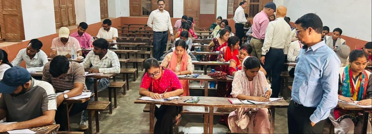 Semester examinations begin at KBPG College, Principal inspects