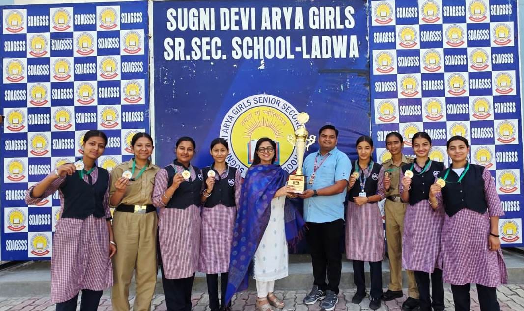 Players of Sugni Devi School secured second place in the cricket competition