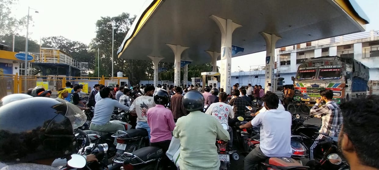 Petrol and diesel shortages worsen during the wedding season... many pumps run dry