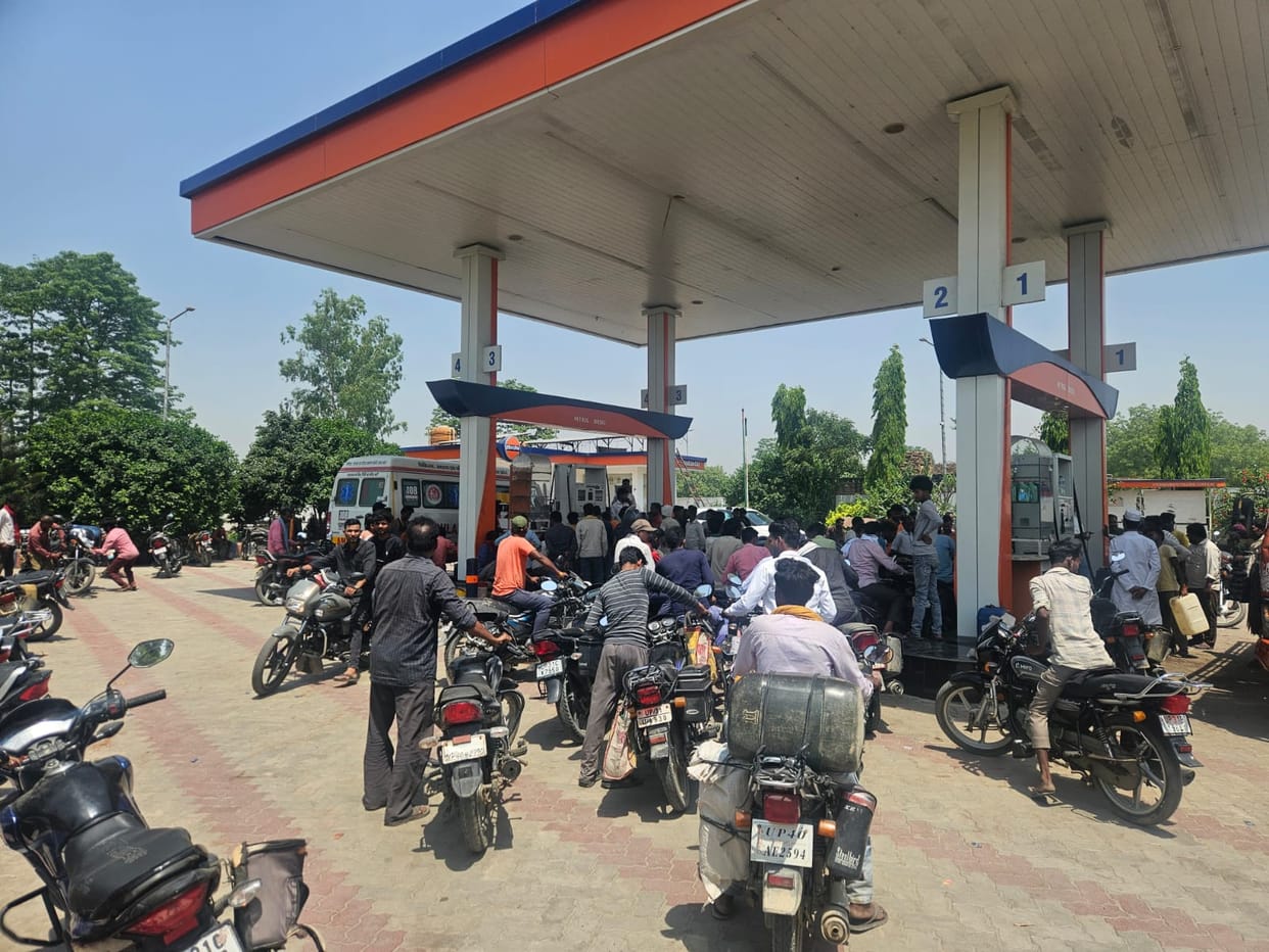 Petrol banned in Dhaurahra, fuel divided between crowd and police