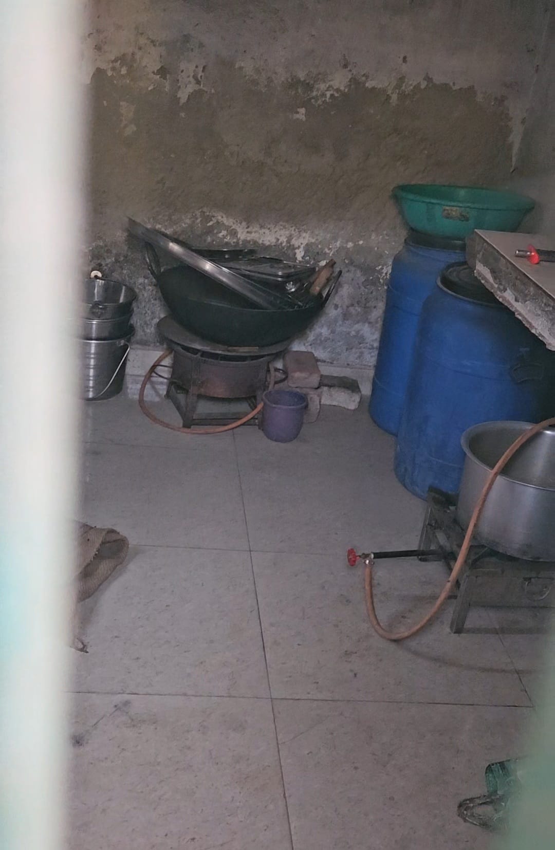 Children cried out of hunger, did not get mid-day meal