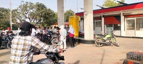 Petrol and diesel shortage intensifies, eight petrol pumps run dry