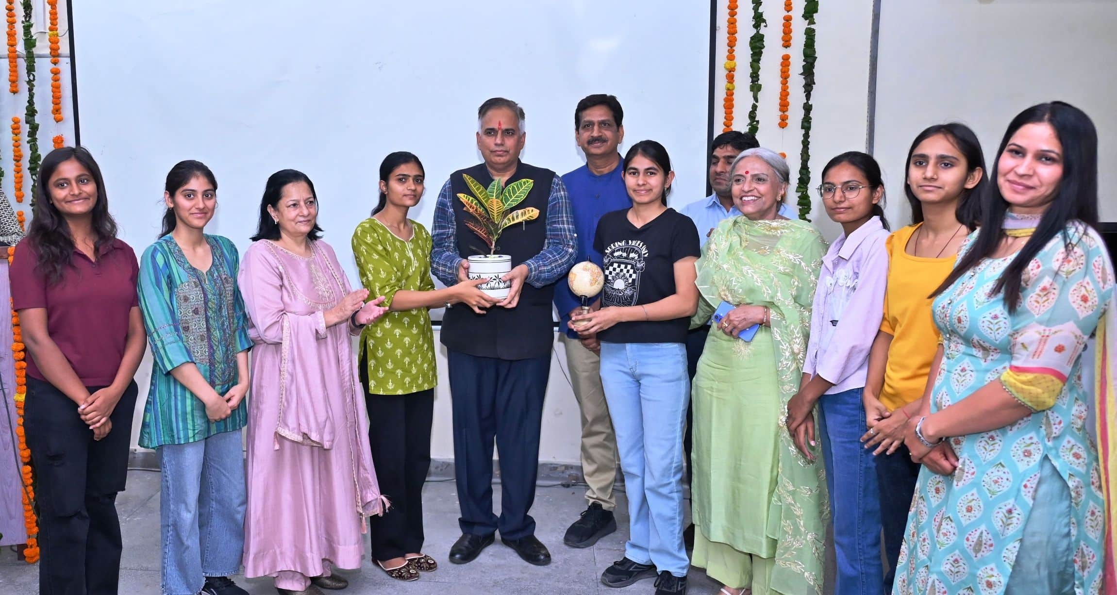 22-एमडीयू में पृथ्वी दिवस पर भूगोल विभाग में आयोजित कार्यक्रम में मुख्य अतिथि कुलपति प्रो. मिल