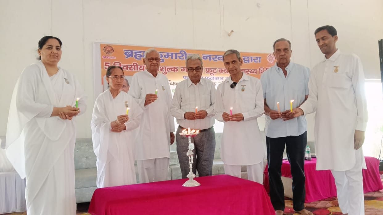 Inauguration of the Five-Day Fruit-Based Diet Camp