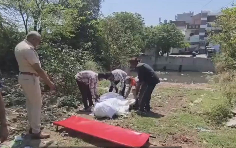 Youth murdered, body thrown in drain, mobile and Rs 1.80 lakh looted