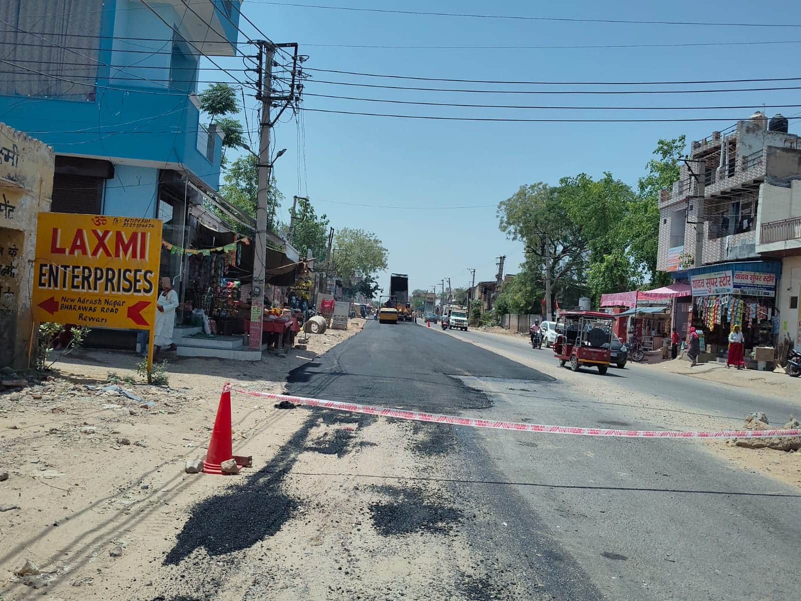 भाड़ावास मार्ग का चल रहा निर्माण कार्य। संवाद