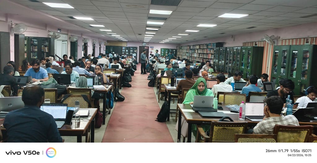 Distance from books, mobile snatches away the time for reading