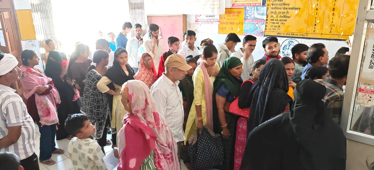 Patients suffering from heat in Konch CHC, cooler and AC closed