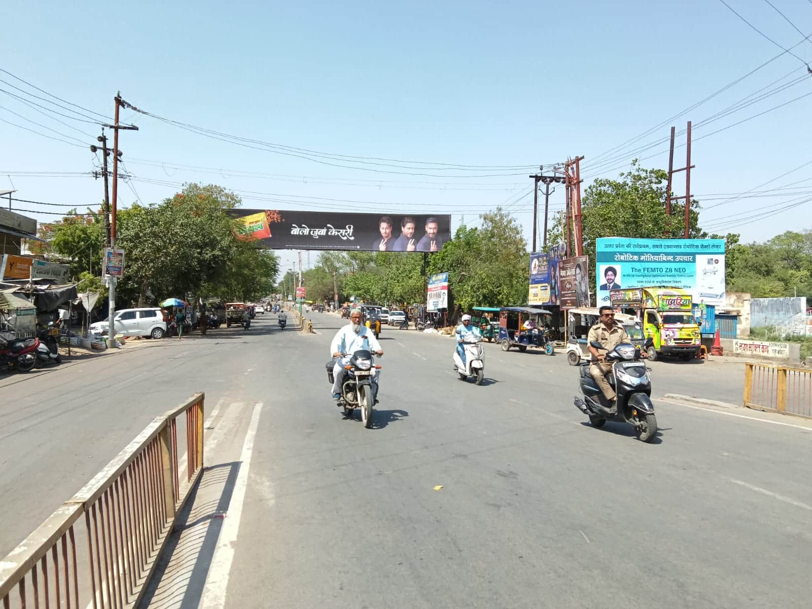 फोटो- 18 दोपहर दो बजे सड़कों पर पसरा सन्नाटा। संवाद