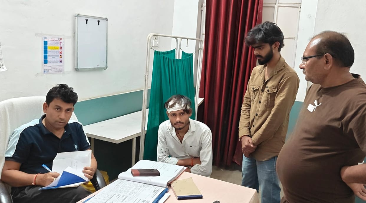 Two students were beaten up by miscreants outside the college
