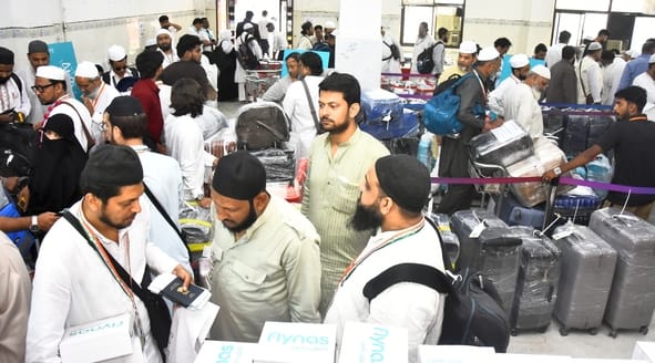First Hajj flight takes off five hours late