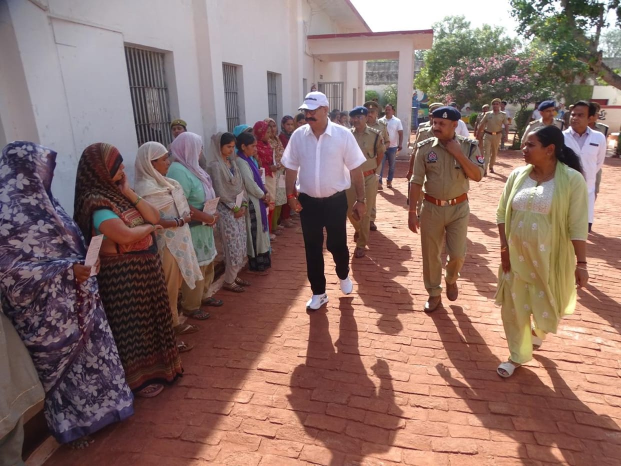 No prisoner should remain in jail for more than a week after bail, the Director General of Prisons issued instructions during the inspection of district and central jails.
