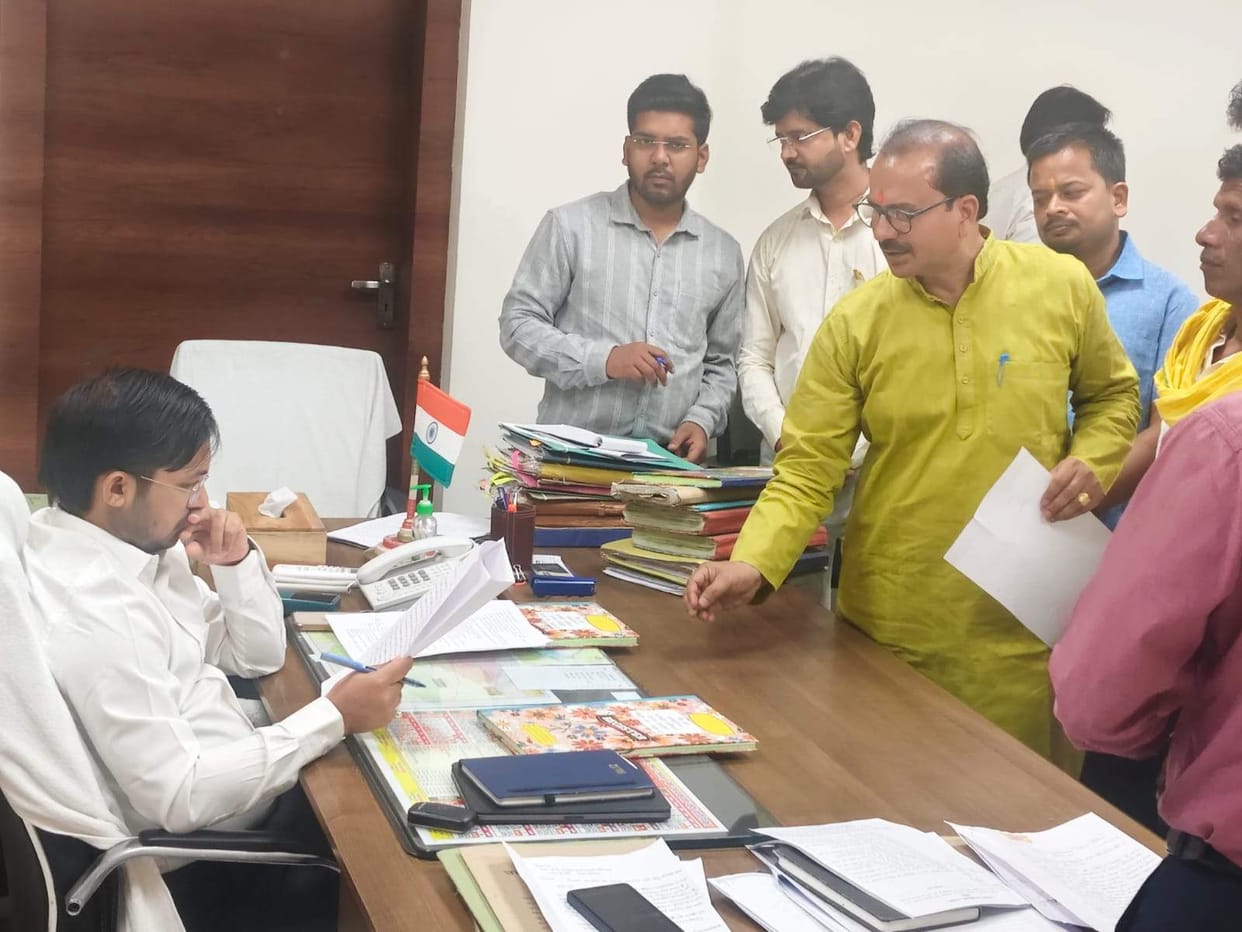 Met with the DM and demanded solutions to the problems of traders