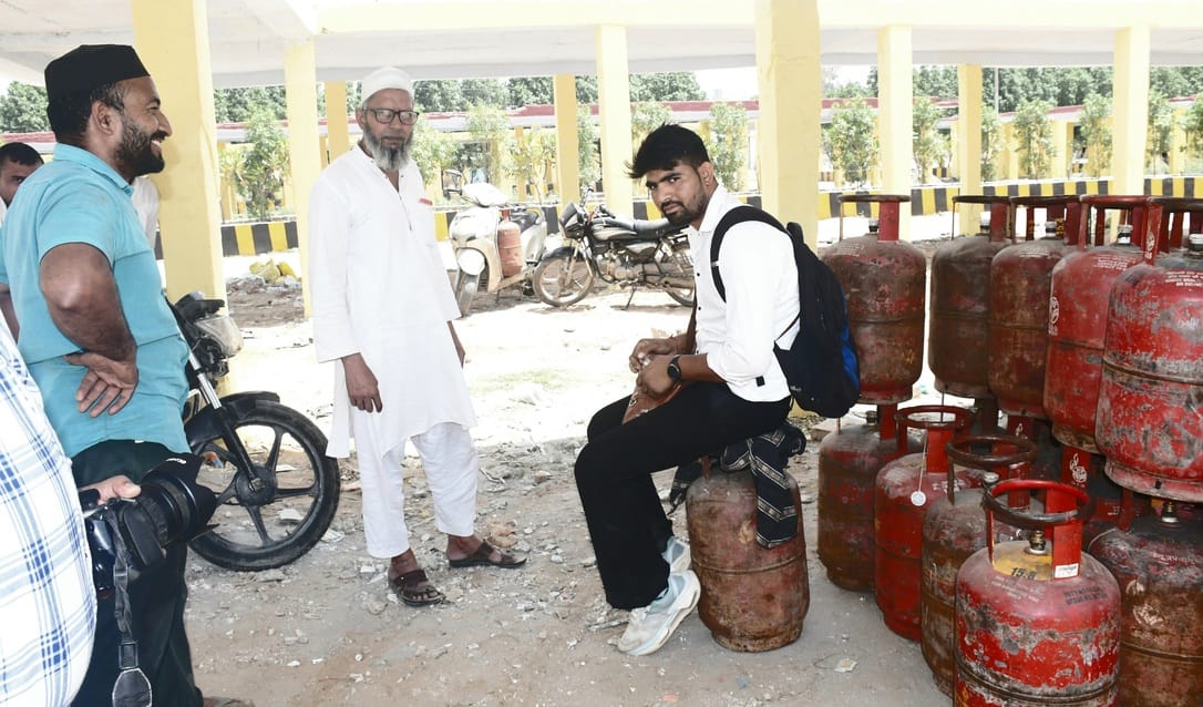 Patience is lost with dates instead of cylinders, leaving work behind and standing in queues