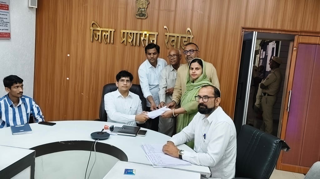 Dr. Meenu Dahinwal filed her nomination for the post of Chairperson