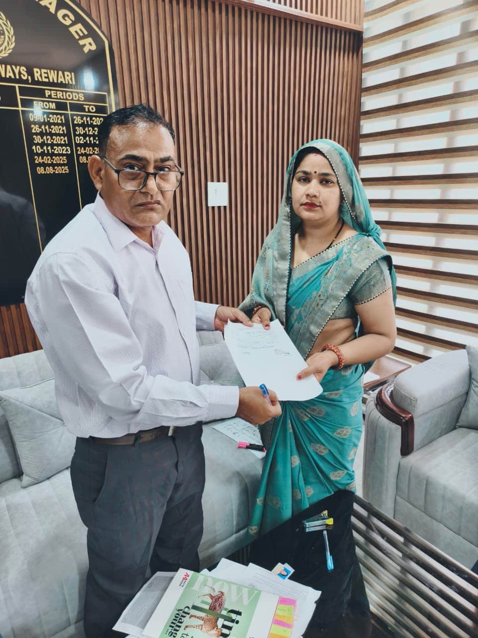 नामांकन दाखिल करतीं संतोष। स्रोत : प्रवक्ता