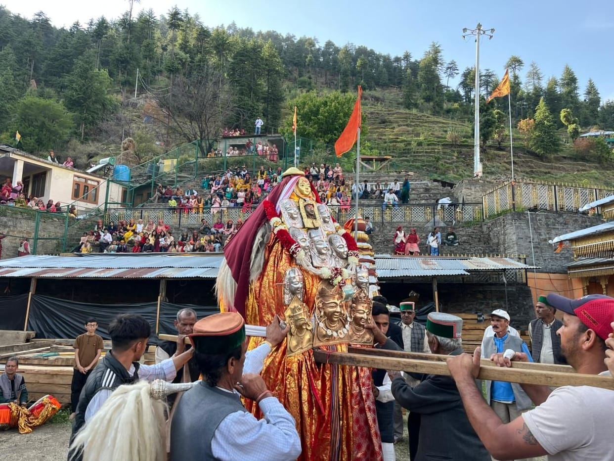 Villagers danced to the beats of drums in Shali