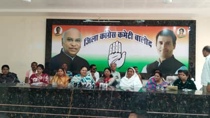 Congress Attacks Modi Government Accuses It of Misleading the Nation on Women Reservation in Balod