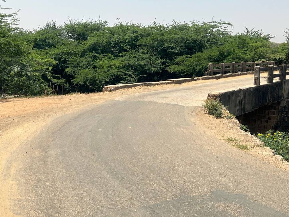 Broken Parapet of Ujina Drain Bridge Poses a Hazard; Accident Could Occur at Any Moment